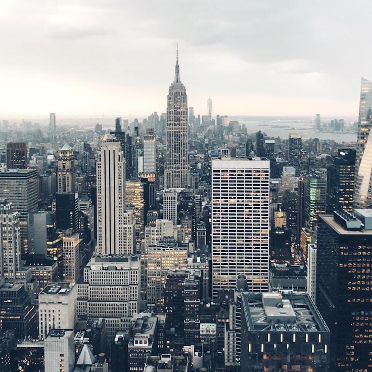 Parents evaluating schools in Netherlands